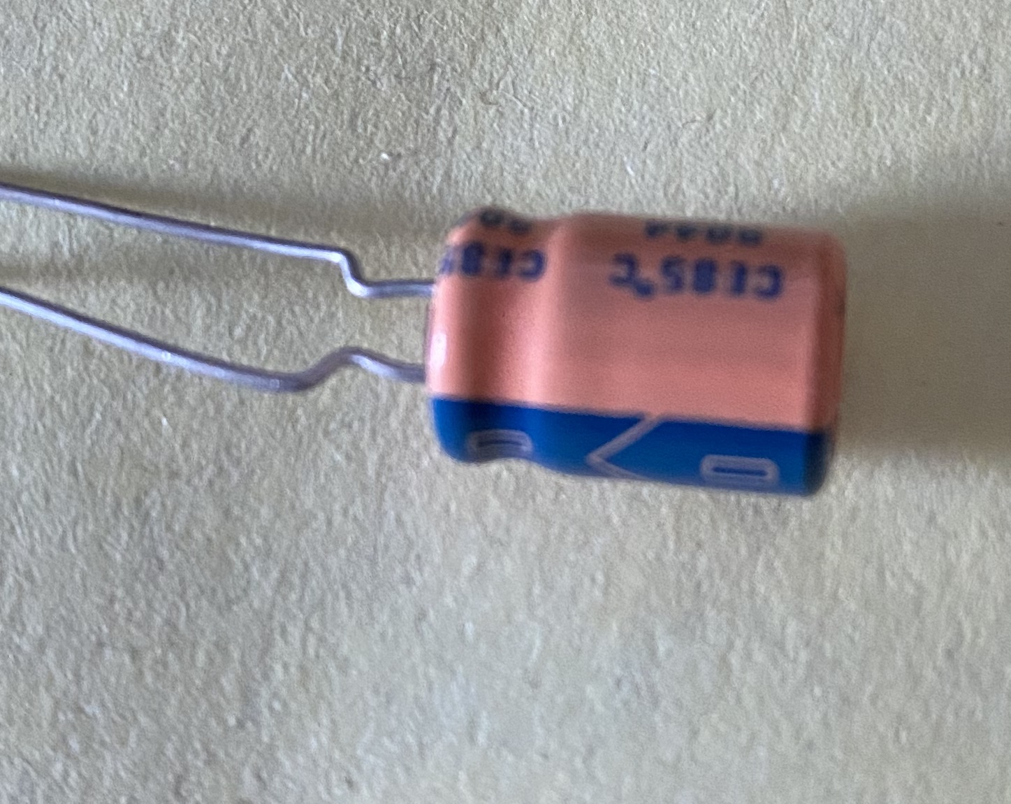 22uF/35V