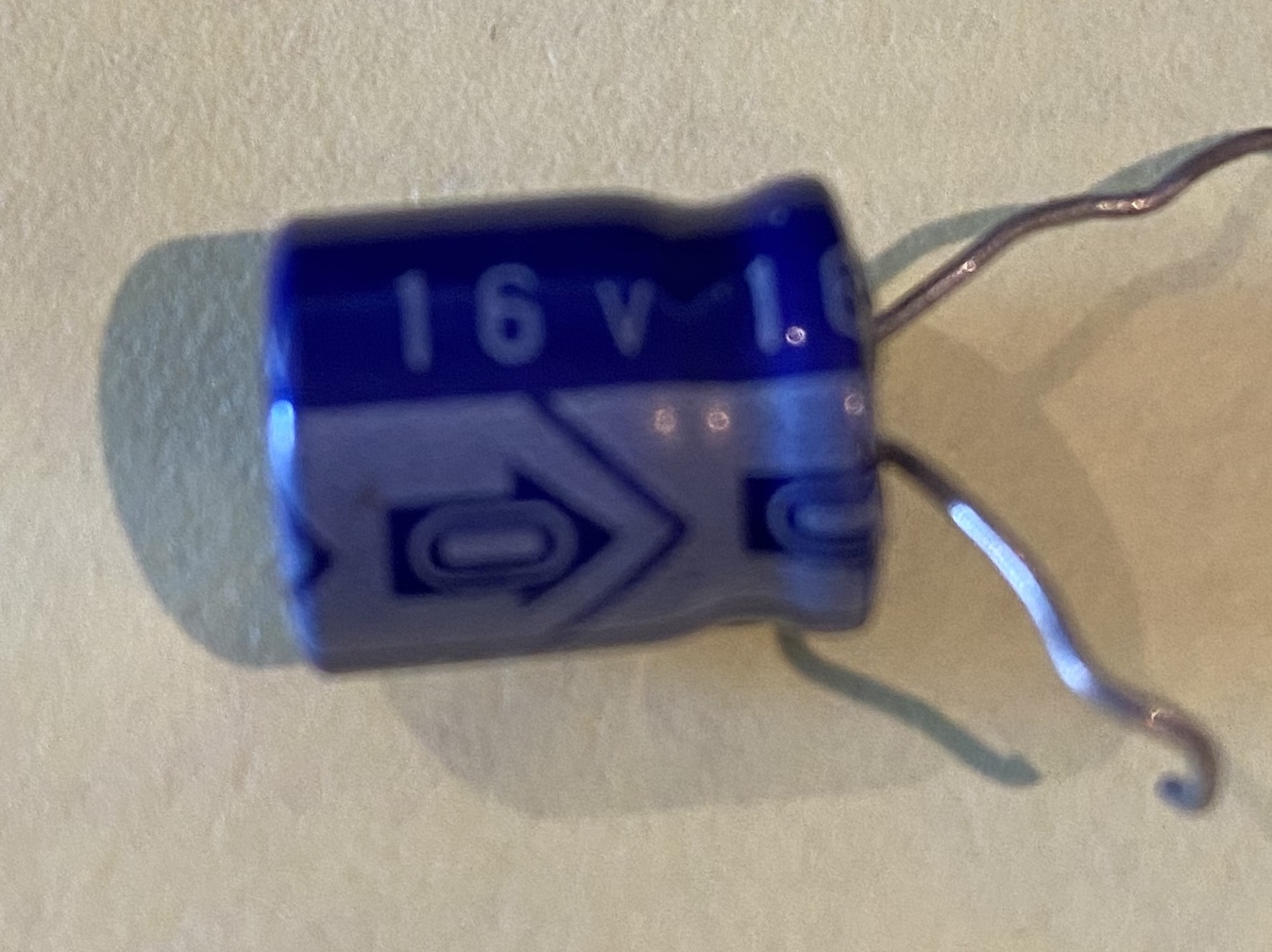 470uF/16V
